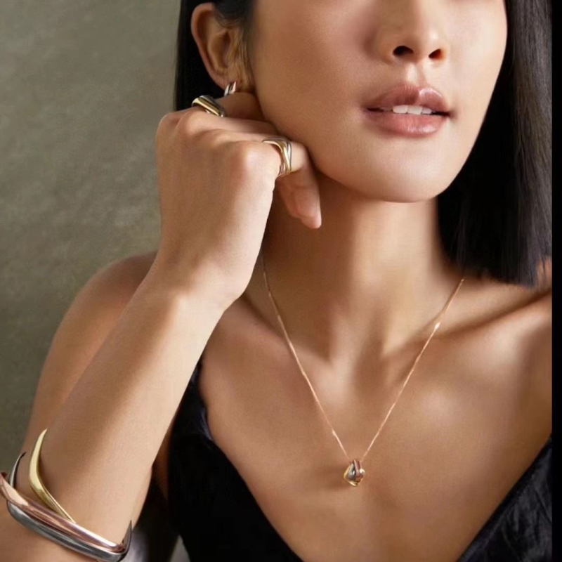 Ca*t1er necklaces